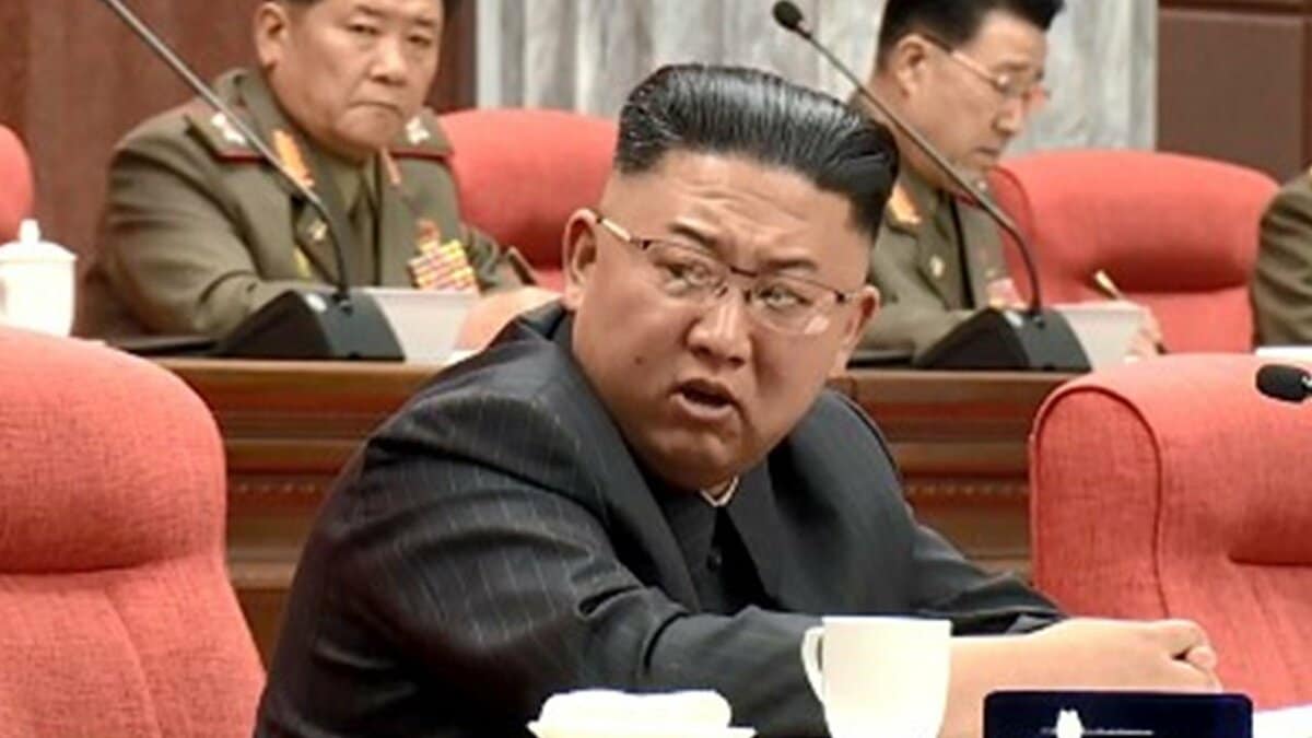 おやつれ」どころか激しく「お怒り」の金正恩氏...映像で読み解く”新型コロナ重大事件”と最高幹部解任
