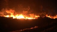 リサイクル工場で火事　廃プラスチックなど燃え広がる　昨夜から延焼…鎮火のめど立たず　けが人なし　茨城・坂東市