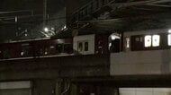 脱線した車両を現場から撤去　近鉄京都線きょうも京都―大和西大寺間で運転見合わせ　運転士「後ろから引っ張られるような感じ受けた」