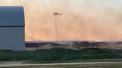 【最新】大規模な林野火災が発生し燃え広がる―北海道が自衛隊に”災害派遣要請”ヘリによる空中消火活動へ＜北海道根室市珸瑤瑁＞