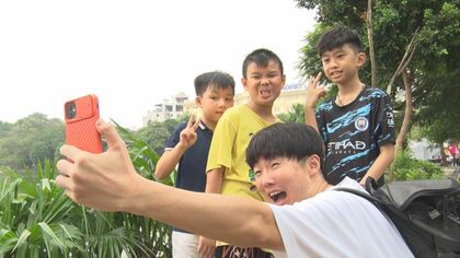 3児のパパは家族を残して単身ベトナムへ…結果、超有名TikTokerになりハノイの街を歩けば若者が殺到