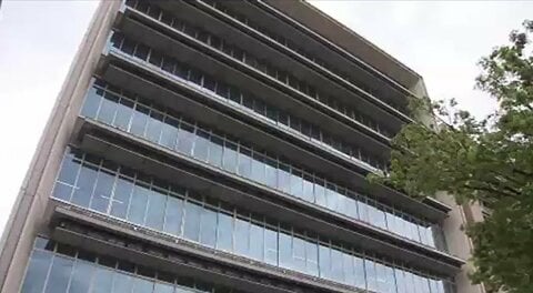 【詳報】高松市香川町のガラス店で建物火災　消防車など１０台が出て消火活動…約３時間半後に鎮火【香川】