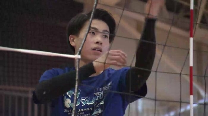 跳躍力が光る アウトサイドヒッターの竹花心人選手(元盛岡南・3年)