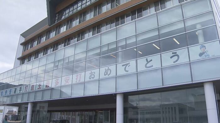 中野市役所にはタイトル獲得を祝うメッセージ