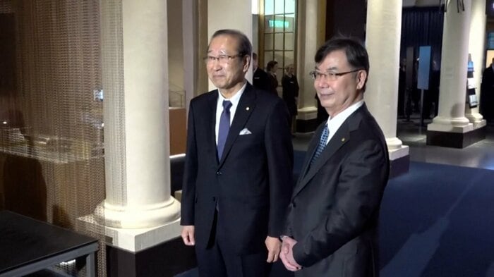 ノーベル賞を受賞する坂口志文大阪大学特任教授と北川進京都大学特別教授