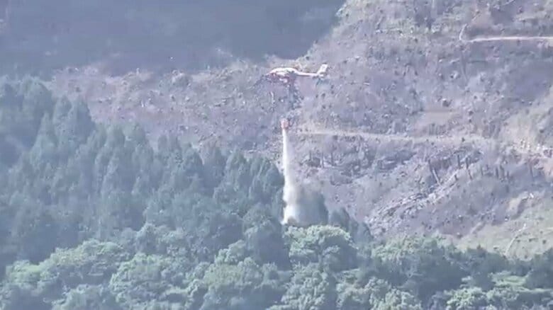 久留米市の山火事　陸自ヘリによる消火活動始まる　知事が災害派遣を要請　民間ミキサー車も出動し給水活動を担う　福岡｜FNNプライムオンライン