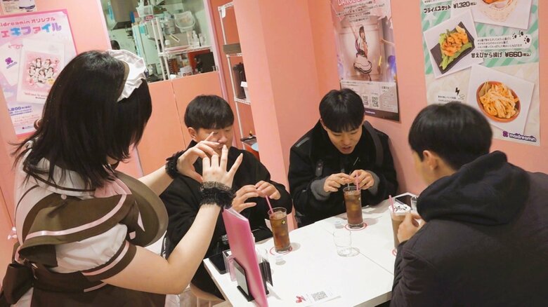 「あえて名古屋に」と訪れる…中部空港を使う外国人観光客はドコへ？“カプセルホテル”にハマったアメリカから来た女性も｜FNNプライムオンライン