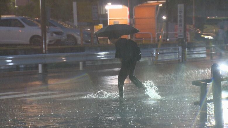 新潟県内“記録的な大雨”に 浸水・土砂崩れ被害…交通に大きな影響も 佐渡では8日明け方にかけ土砂災害に厳重警戒を｜FNNプライムオンライン