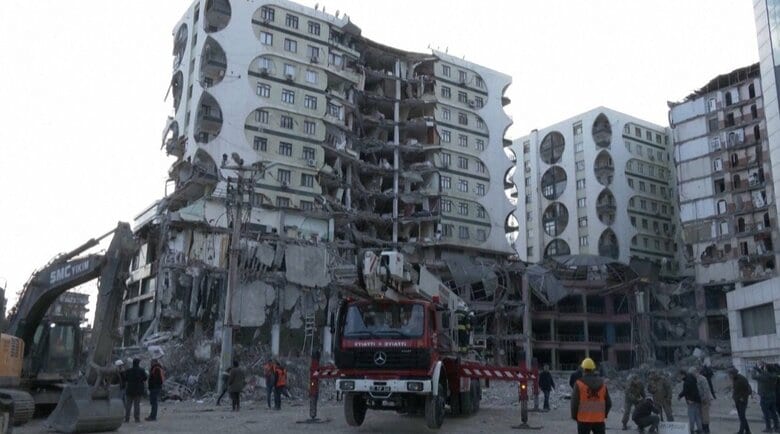 トルコ地震　死者5万人超える　余震7200回以上も　自宅損壊150万人テント暮らし｜FNNプライムオンライン