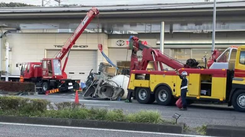 国道でトラックの横転事故　運転手の男性が意識不明で病院に【福島・白河市】｜FNNプライムオンライン