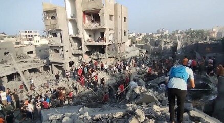 空爆されたガザ地区の住宅