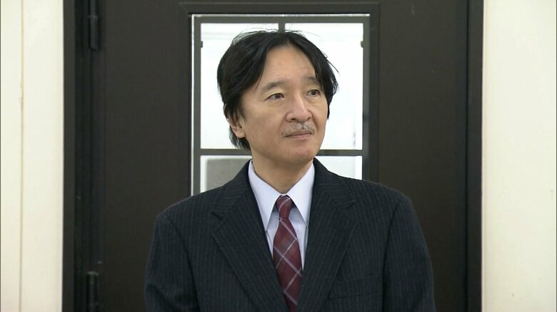 トレーニングの様子をご覧になる秋篠宮さま