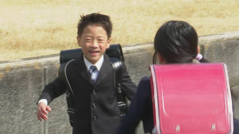 友達と追いかけっこ