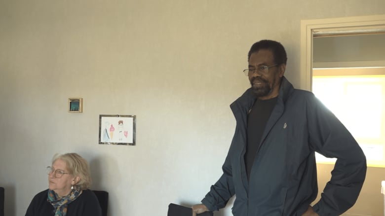 友人のオレクサンドラさんと夫のジョセフさん