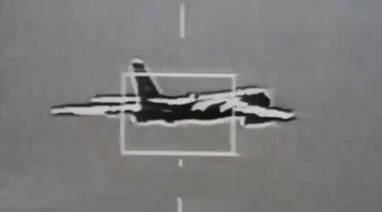 台湾空軍機が撮影した中国軍のH-6爆撃機（5月24日・軍聞社公式Xより）