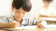 ノートが原因で学習の質が低下?発達障害で視覚過敏の子供は「白」に敏感…集中しやすいデザインと親ができること