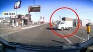 「ぶつかる瞬間はスローモーション」ノーブレーキで飛び出してきた軽トラックに激しく衝突…助手席の4歳男児も負傷