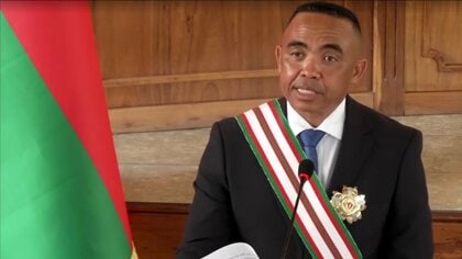 島国マダガスカル　クーデター率いた軍司令官が大統領就任「徹底的に改革する」