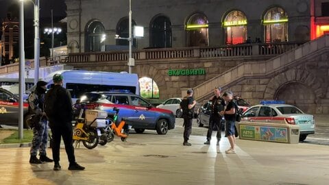 ロシアの首都モスクワ中心部のレストランで爆発24人死傷　ロシア軍高官を狙った犯行か