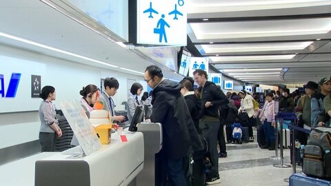 年末年始のUターンラッシュ　成田空港の帰国ラッシュはきょうがピーク