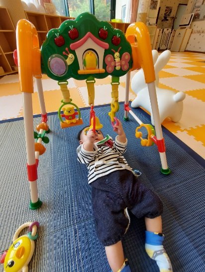 この日も遊んでいるように見えて、実はコッソリ“筋トレ”中だった?