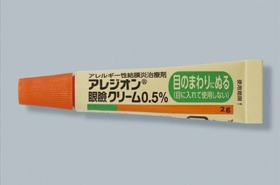 1日1回まぶたに塗る「アレジオン眼瞼クリーム」