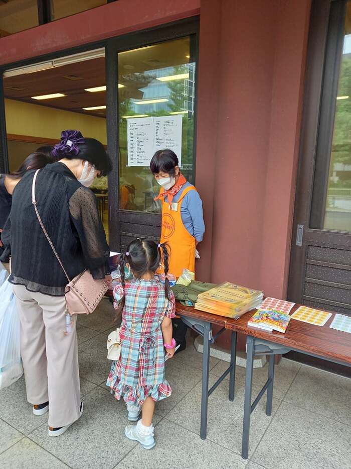みなと子ども食堂では1人親家庭向け食料などの配布をしている