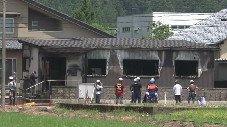 鯖江市内の眼鏡製作所で火事　70代の女性と50代の男性を病院に搬送　顔と腕に軽いやけど【福井】｜FNNプライムオンライン