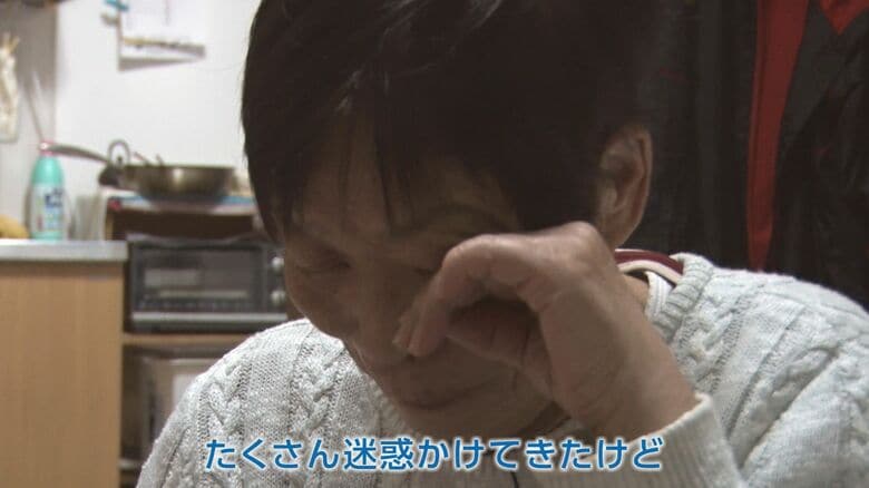 晴翔さんの感謝の言葉に涙があふれる五百子さん