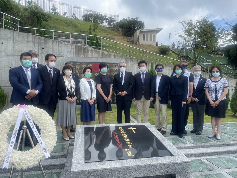 台湾北部にある李登輝元総統の墓参り（7月19日）