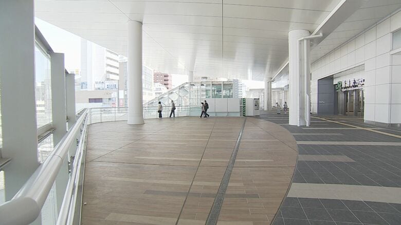 ペデストリアンデッキ