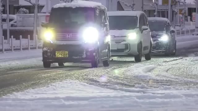 広島県に今季一番の寒気　北部中心に積雪「三次の冬が来た」　広島市内も雪景色　26日夕方まで断続的に雪