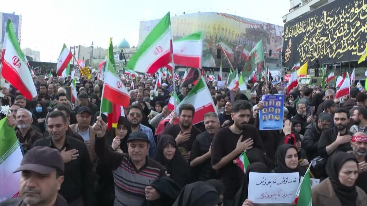 イラク戦争」の再来？イランが弱体化せず“強硬化”した背景 空爆と後継