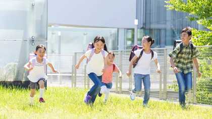 「街中でうろうろする子どもが増えました」子どもからの感染を恐れる高齢者も