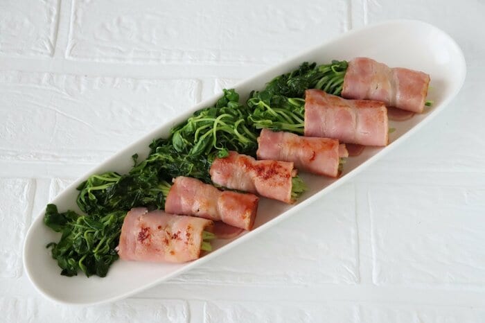 ベーコンの塩気と旨味で、1人で豆苗1パックを完食してしまう王道レシピ
