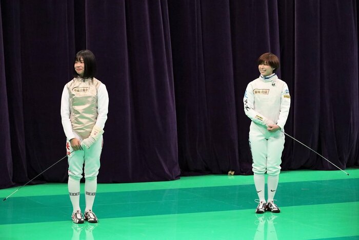左から)弓長皇美子さん、宮脇花綸選手