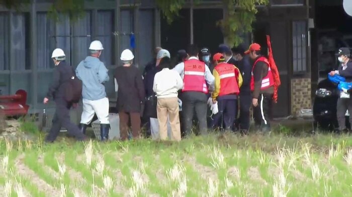 クマに襲われたとみられる男性の遺体が発見された住宅