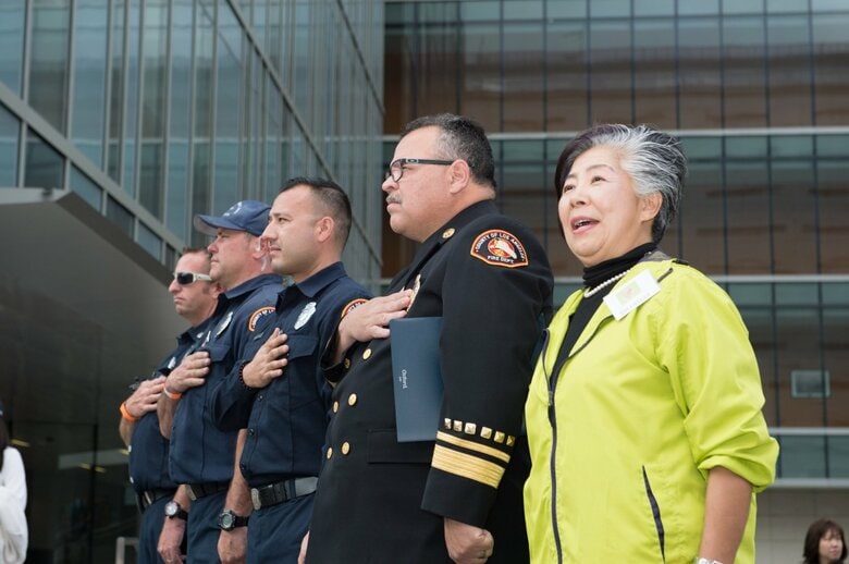 「街がゴジラに襲われた」アメリカ消防隊員も絶句した津波の脅威　ロサンゼルスから教訓伝える日本人女性の10年｜FNNプライムオンライン
