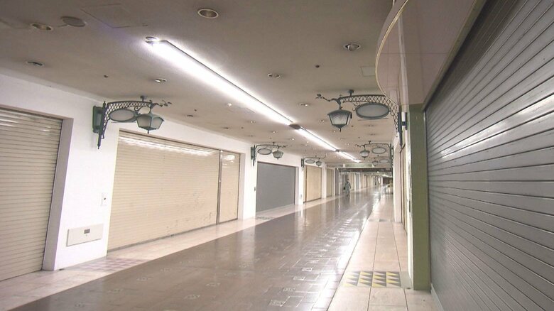 約50年の歴史に幕…営業最終日迎えた“西堀ローサ” 別れ惜しむ人に現実受け入れる店舗「しょうがない」 古町再生へ今後の利活用望む声も「人が集まるような機能を」新潟｜FNNプライムオンライン
