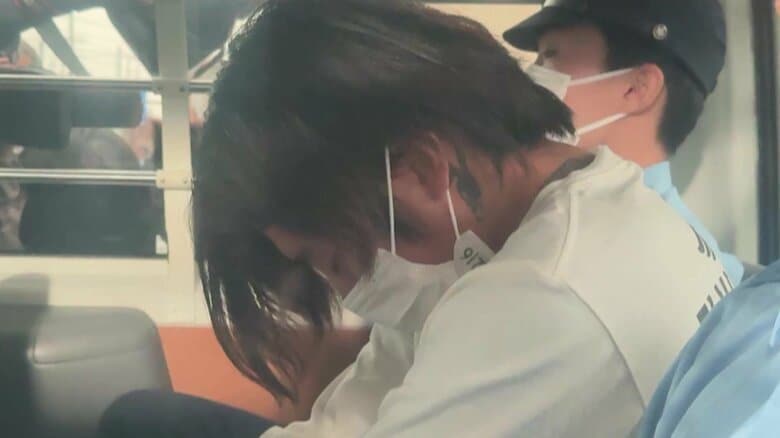 89歳女性殺害容疑で元職員22歳男を送検「暗証番号を入力し建物に…」事前に刃物準備し計画性も　埼玉老人ホーム2人死亡｜FNNプライムオンライン