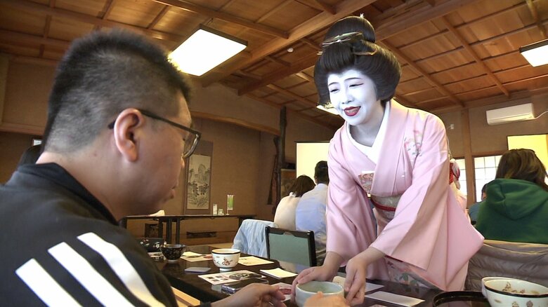 『あきた舞妓』観光客を“母国語でおもてなし”　デビュー10周年で新たな挑戦！「台湾語」習得へ【秋田発】｜FNNプライムオンライン
