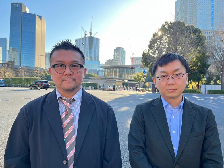 「当時と状況が変わっていない」と語る松中氏とLGBT法連合会の神谷事務局長(右)