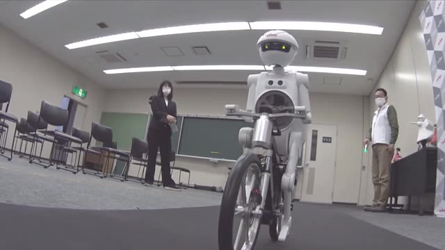 バランス上手なロボットに拍手