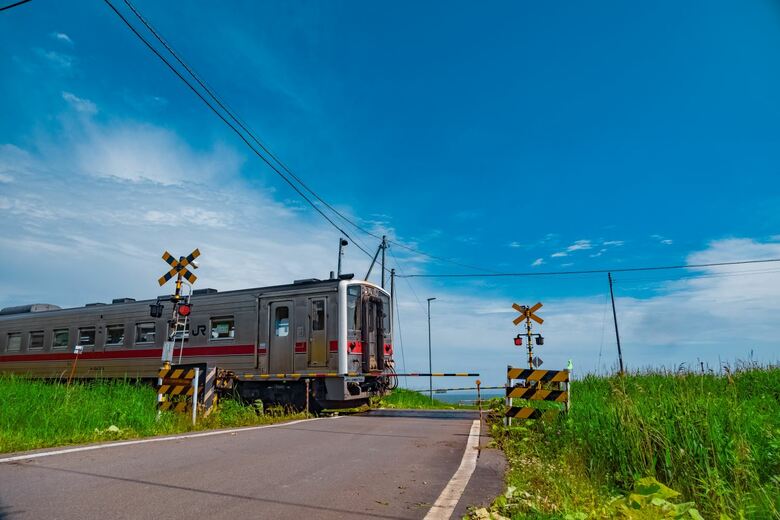 根室本線「田崎踏切」（北海道／2023年6月撮影）　