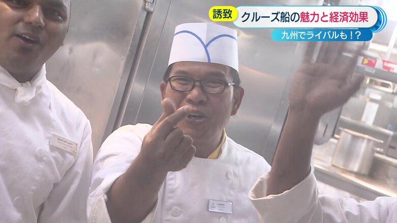 カメラを向けるとハートを作ってくれた料理人