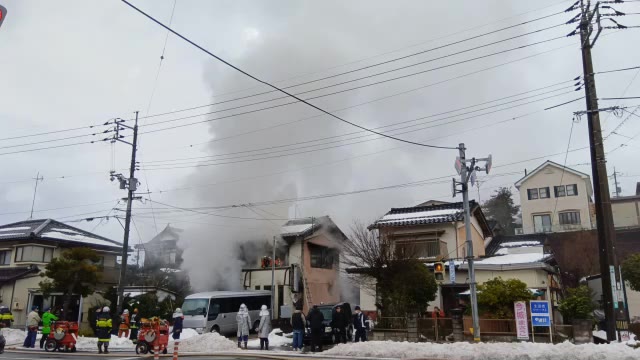 米子市の美容室で火災「1階から火が見える」との通報　60代女性が避難　約1時間半後に鎮火（鳥取）