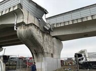 【速報】南阪奈道路　太子IC~羽曳野ICの上下線で通行止め　走行中のトラックが転落