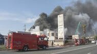 「大量の煙が…」産業廃棄物の集積場で火事　消火活動続く　鎮火には時間がかかる見込み　福岡・岡垣町