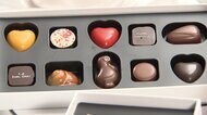 名門チョコ“失態”「裏切られた」 バレンタイン配送間に合わず