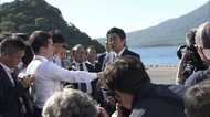 桜島バックのカメラ目線 練りに練られた安倍首相出馬表明の舞台ウラ